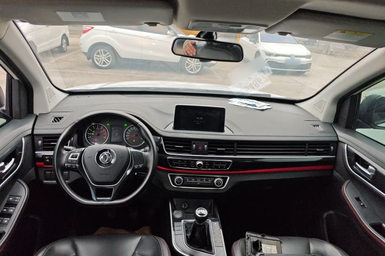 Used FORTHING SX6 2019 1.6L Manual Luxury Model China VI Standard Center Console