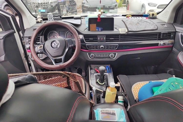 Used FORTHING SX6 2019 1.6L Manual Luxury Model China VI Standard Center Console