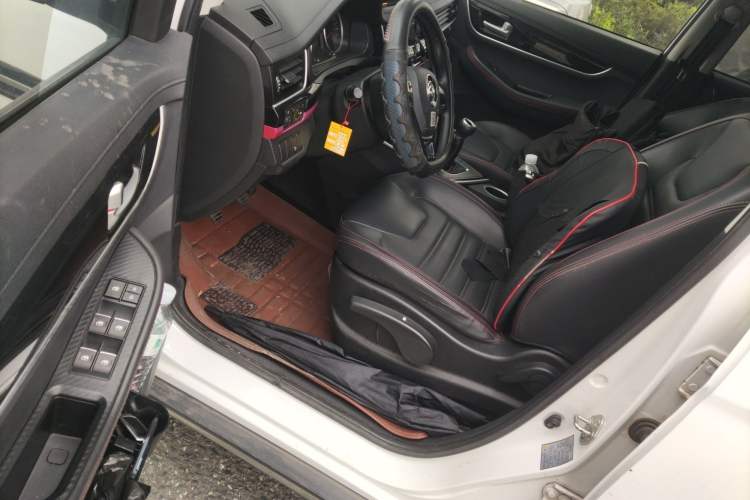 Used FORTHING SX6 2019 1.6L Manual Luxury Model China VI Standard Driver Seat