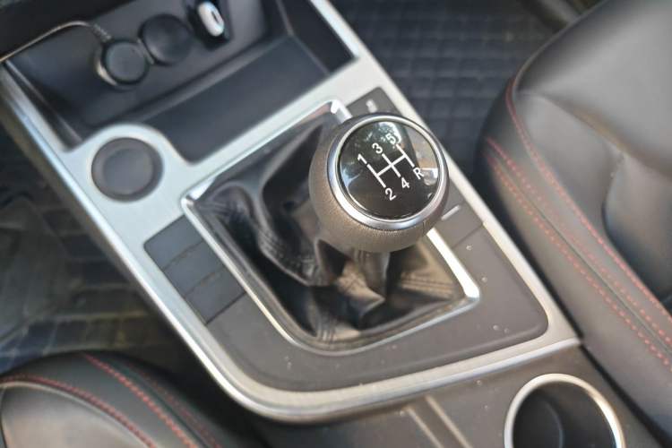 Used FORTHING SX6 2019 1.6L Manual Luxury Model China VI Standard Gear Lever