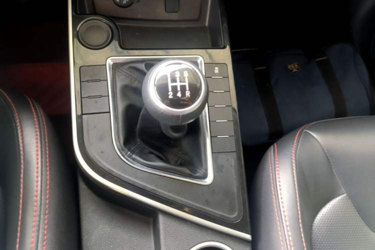 Used FORTHING SX6 2019 1.6L Manual Luxury Model China VI Standard Gear Lever