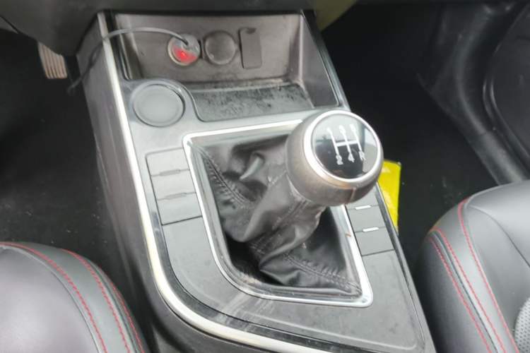 Used FORTHING SX6 2019 1.6L Manual Luxury Model China VI Standard Gear Lever