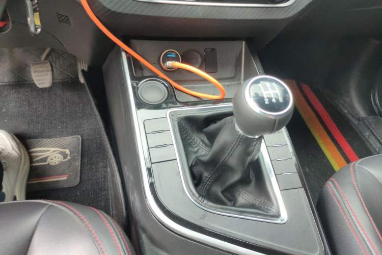 Used FORTHING SX6 2019 1.6L Manual Luxury Model China VI Standard Gear Lever