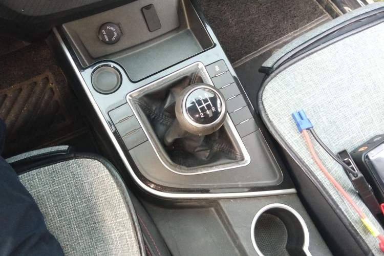 Used FORTHING SX6 2019 1.6L Manual Luxury Model China VI Standard Gear Lever