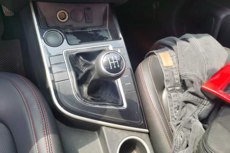 Used FORTHING SX6 2019 1.6L Manual Luxury Model China VI Standard Gear Lever