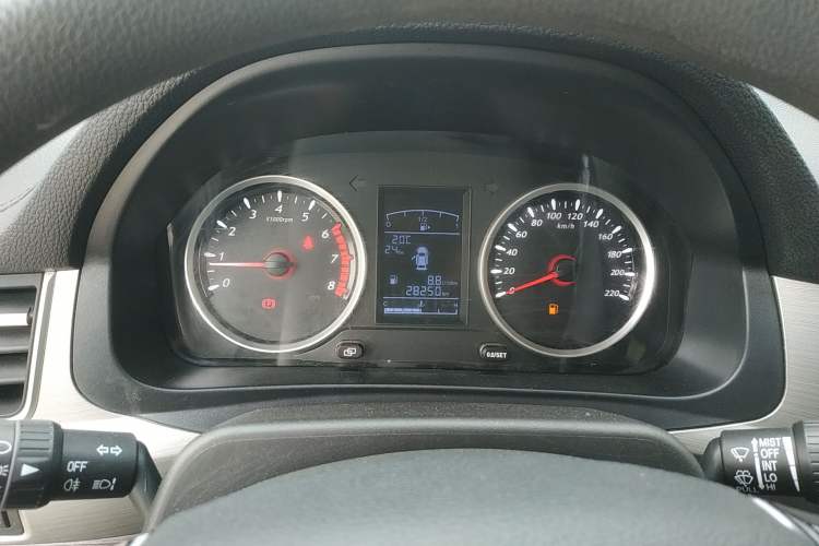 Used FORTHING SX6 2019 1.6L Manual Luxury Model China VI Standard Instrument Cluster