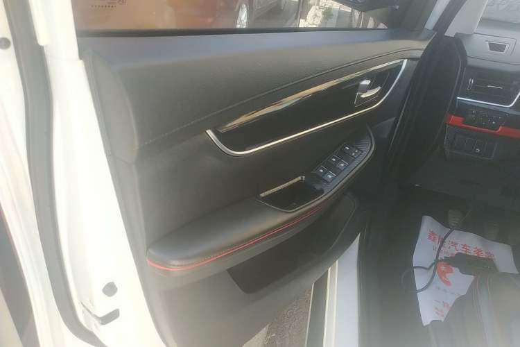 Used FORTHING SX6 2019 1.6L Manual Luxury Model China VI Standard Left Front Door Interior