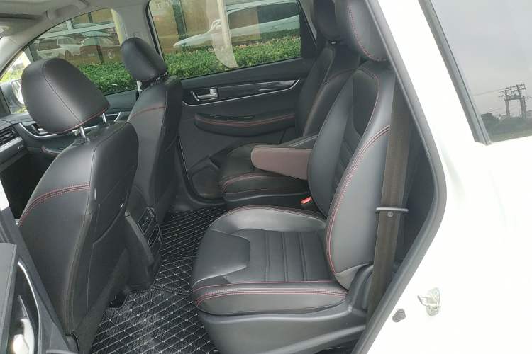 Used FORTHING SX6 2019 1.6L Manual Luxury Model China VI Standard Left Rear Seat