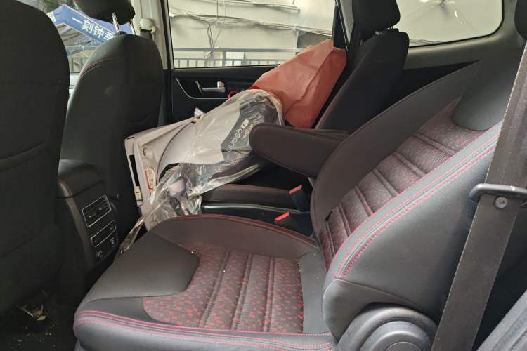Used FORTHING SX6 2019 1.5T CVT Comfort Version China V Standard Left Rear Seat