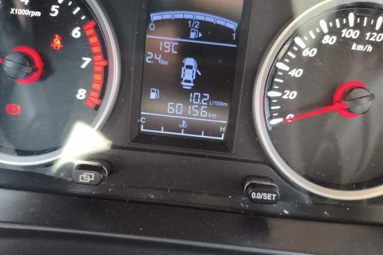 Used FORTHING SX6 2019 1.6L Manual Luxury Model China VI Standard Odometer Close Up