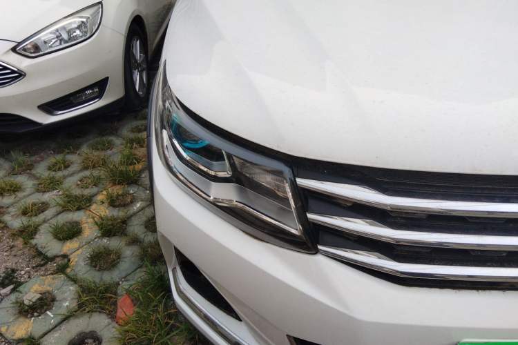 Used FORTHING SX6 2019 1.6L Manual Luxury Model China VI Standard Right Front Headlight