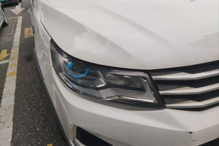 Used FORTHING SX6 2019 1.6L Manual Luxury Model China VI Standard Right Front Headlight