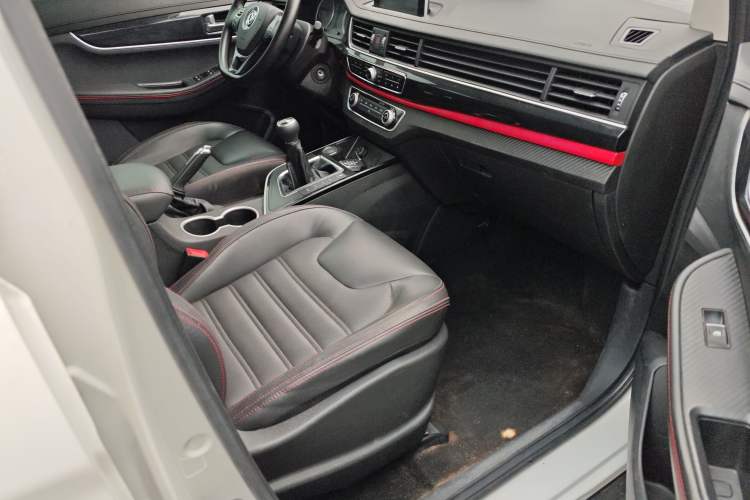 Used FORTHING SX6 2019 1.6L Manual Luxury Model China VI Standard Right Front Seat