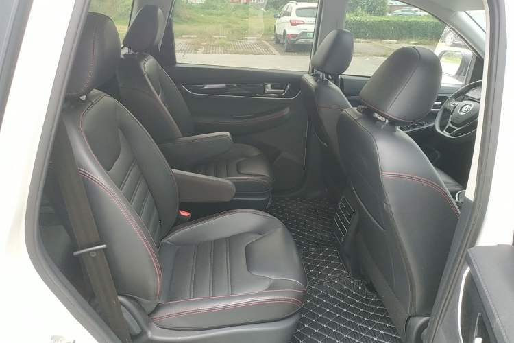 Used FORTHING SX6 2019 1.6L Manual Luxury Model China VI Standard Right Rear Seat