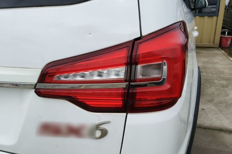 Used FORTHING SX6 2019 1.6L Manual Luxury Model China VI Standard Right Rear Taillight