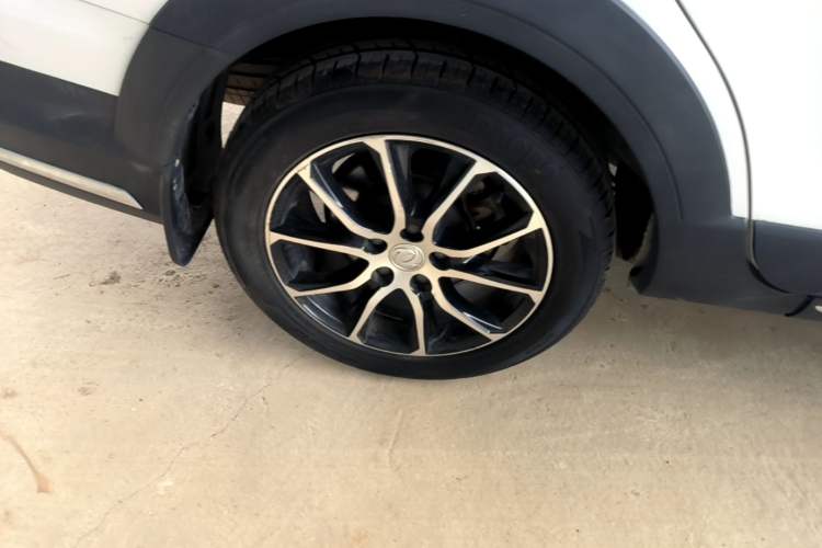 Used FORTHING SX6 2019 1.6L Manual Luxury Model China VI Standard Right Rear Wheel Hub