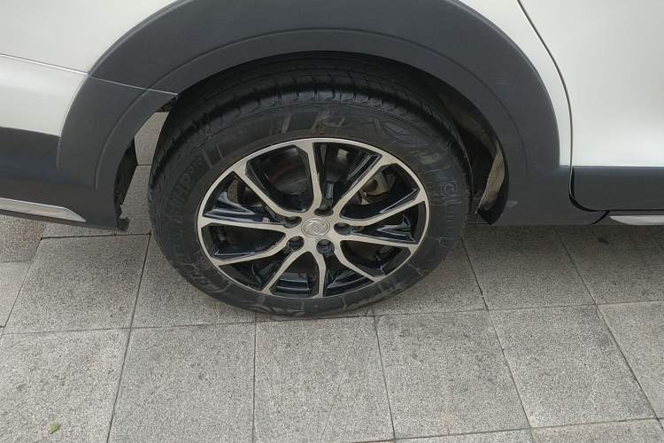 Used FORTHING SX6 2019 1.6L Manual Luxury Model China VI Standard Right Rear Wheel Hub