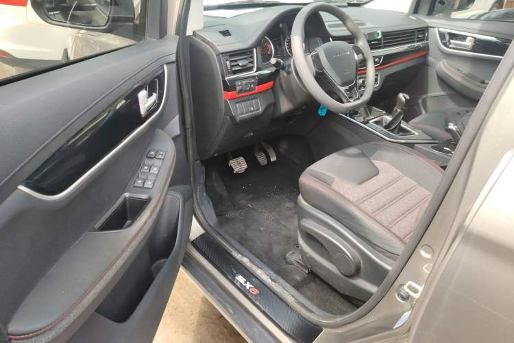 Used FORTHING SX6 2020 1.6L Manual Comfort Model China VI Standard Interior 3