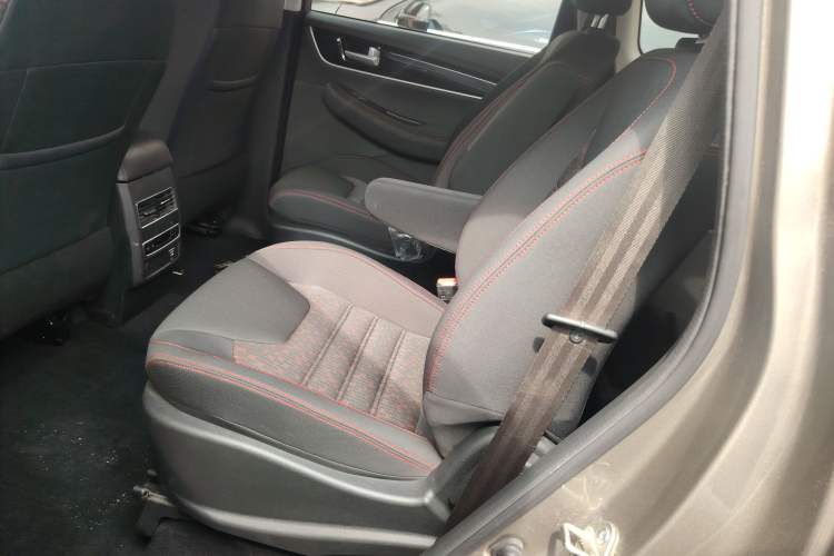 Used FORTHING SX6 2020 1.6L Manual Comfort Model China VI Standard Interior 4