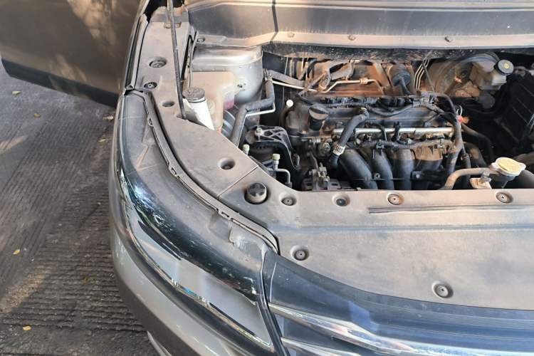 Used FORTHING SX6 2020 1.6L Manual Comfort Model China VI Standard Engine Bay Right