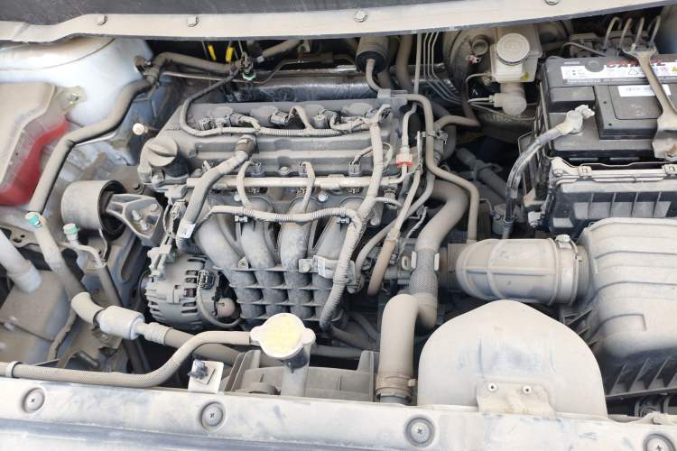 Used FORTHING SX6 2020 1.6L Manual Comfort Model China VI Standard Engine Bay