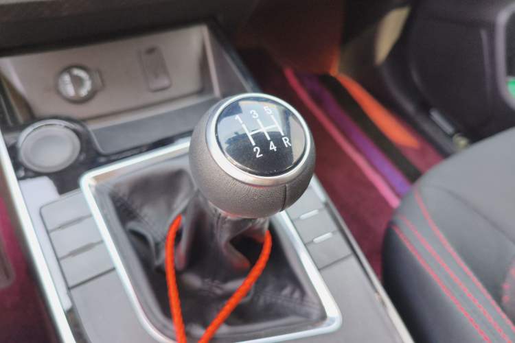 Used FORTHING SX6 2020 1.6L Manual Comfort Model China VI Standard Gear Lever