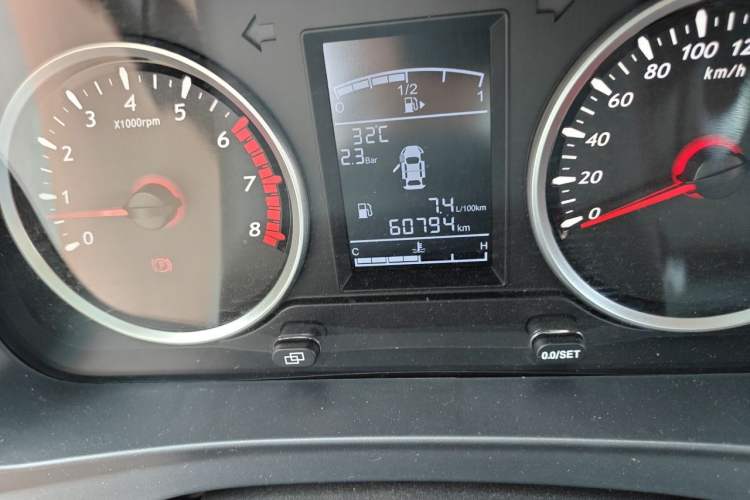 Used FORTHING SX6 2020 1.6L Manual Luxury Model China VI Standard Odometer Close Up