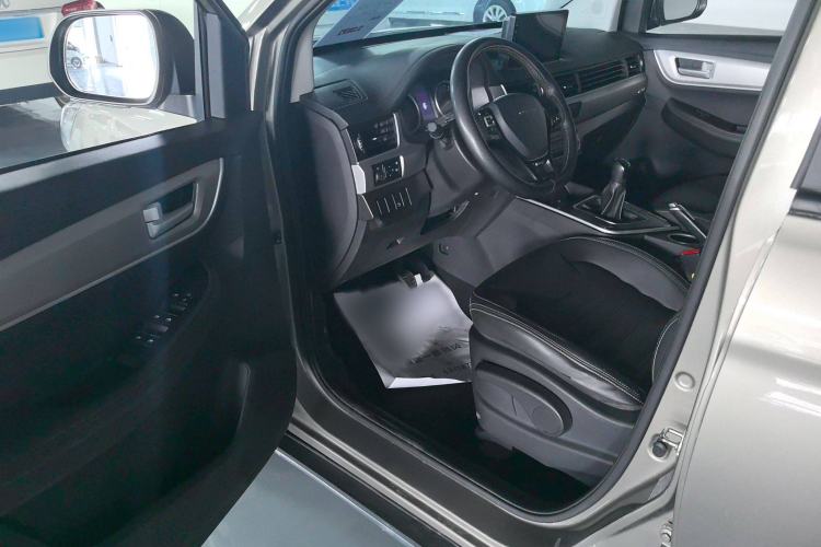 Used FORTHING SX6 2022 1.6L Manual Luxury Version Interior 2