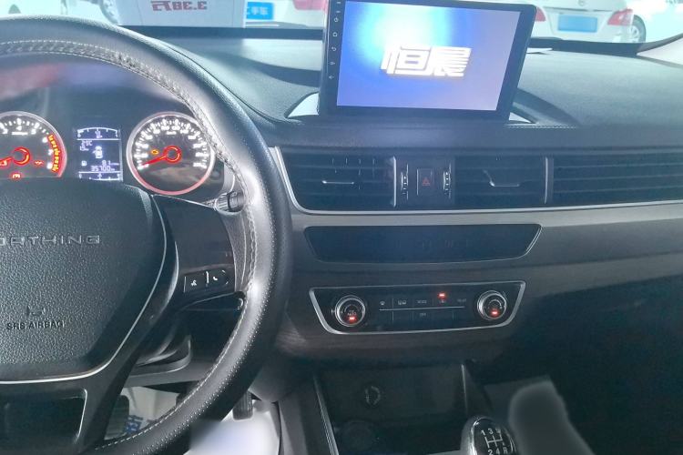 Used FORTHING SX6 2022 1.6L Manual Luxury Version Interior 3