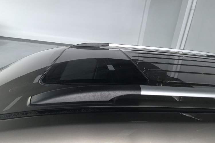 Used FORTHING SX6 2022 1.6L Manual Luxury Version Roof