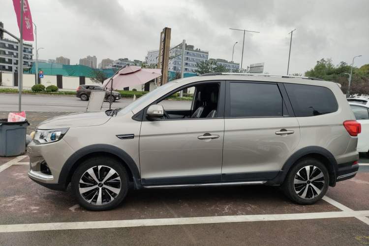 Used FORTHING SX6 2022 1.6L Manual Luxury Version Left Side