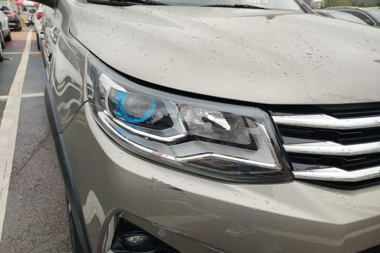 Used FORTHING SX6 2022 1.6L Manual Luxury Version Right Front Headlight
