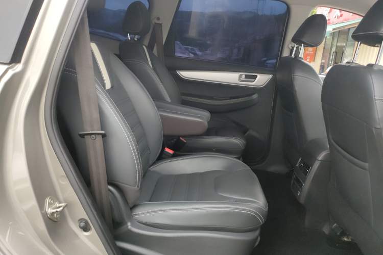 Used FORTHING SX6 2022 1.6L Manual Luxury Version Right Rear Seat