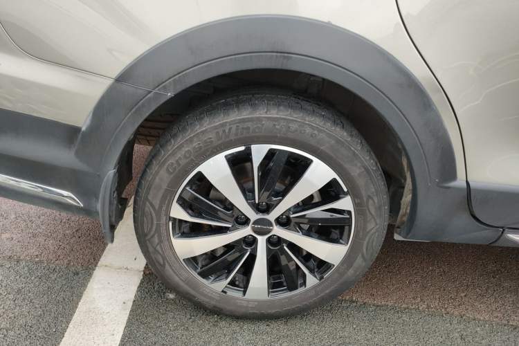 Used FORTHING SX6 2022 1.6L Manual Luxury Version Right Rear Wheel Hub