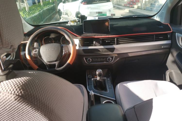 Used FORTHING SX6 2022 1.6L Manual Luxury Version – Youth Edition Center Console