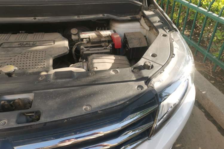 Used FORTHING SX6 2022 1.6L Manual Luxury Version – Youth Edition Engine Bay Left