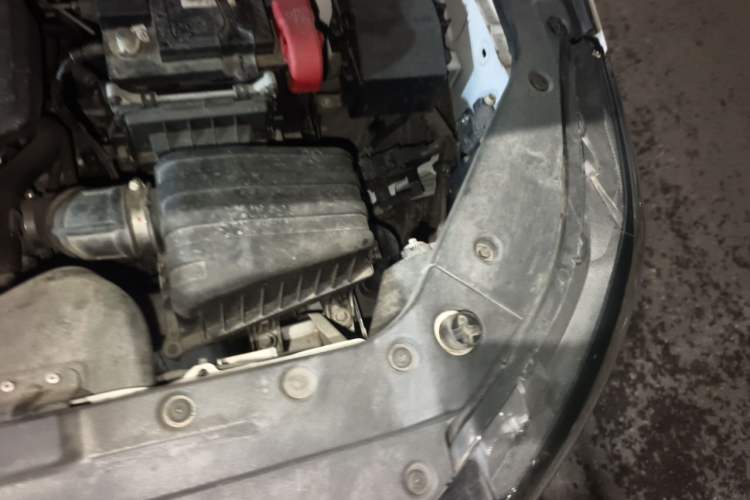 Used FORTHING SX6 2022 1.6L Manual Luxury Version Engine Bay Left