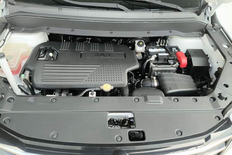 Used FORTHING SX6 2022 1.6L Manual Luxury Version – Youth Edition Engine Bay
