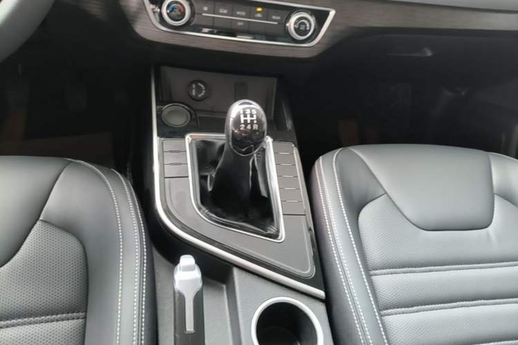 Used FORTHING SX6 2022 1.6L Manual Luxury Version – Youth Edition Gear Lever