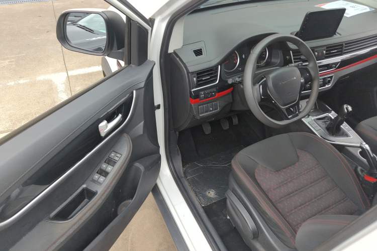 Used FORTHING SX6 2022 1.6L Manual Comfort Model Interior 3