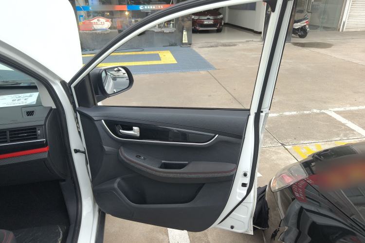Used FORTHING SX6 2022 1.6L Manual Comfort Model Interior 5