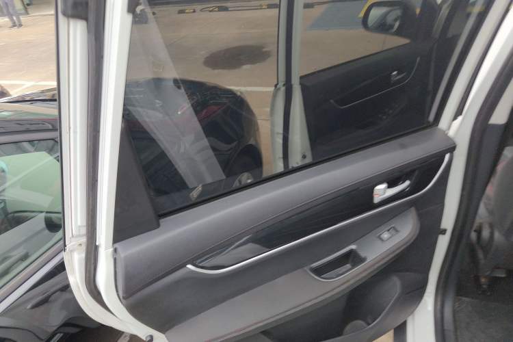Used FORTHING SX6 2022 1.6L Manual Comfort Model Interior 8