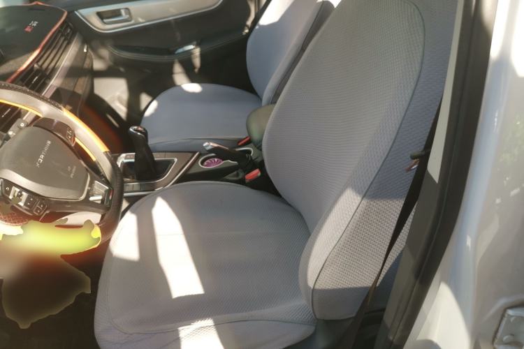 Used FORTHING SX6 2022 1.6L Manual Luxury Version – Youth Edition Left Front Seat