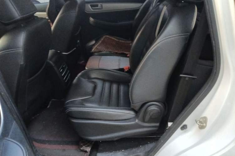 Used FORTHING SX6 2022 1.6L Manual Luxury Version – Youth Edition Left Rear Seat