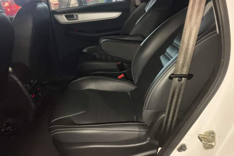 Used FORTHING SX6 2022 1.6L Manual Luxury Version Left Rear Seat