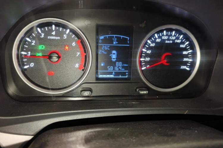 Used FORTHING SX6 2022 1.6L Manual Luxury Version Odometer Close Up