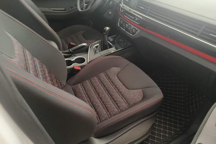 Used FORTHING SX6 2022 1.6L Manual Comfort Model Right Front Seat