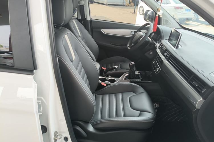Used FORTHING SX6 2022 1.6L Manual Luxury Version – Youth Edition Right Front Seat