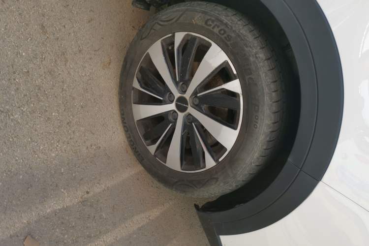 Used FORTHING SX6 2022 1.6L Manual Luxury Version – Youth Edition Right Front Wheel Hub
