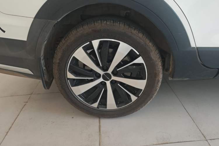 Used FORTHING SX6 2022 1.6L Manual Luxury Version Right Rear Wheel Hub